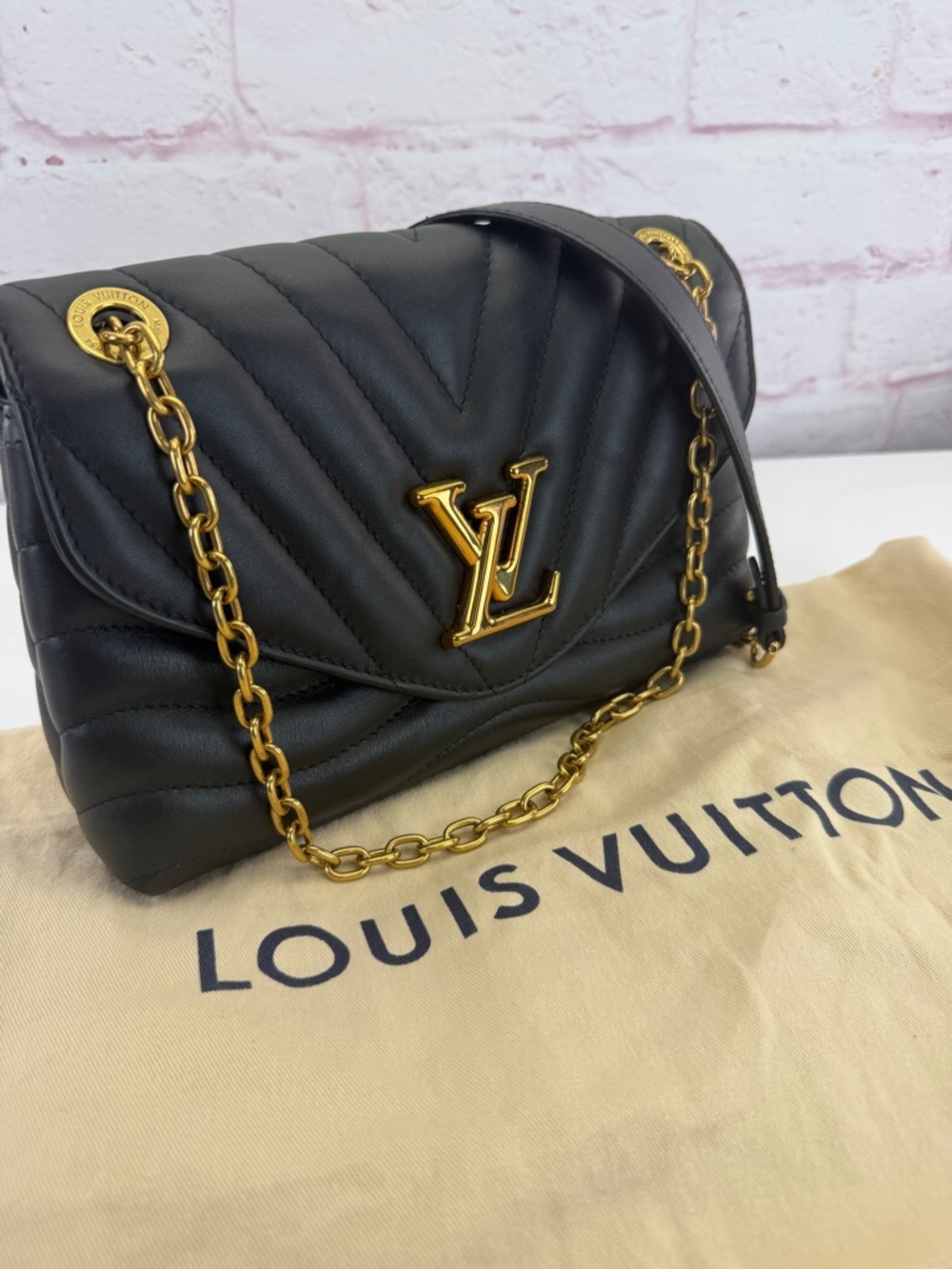Louis Vuitton Black New Wave Quilted Leather Chain Shoulder Bag - Picture 14 of 16